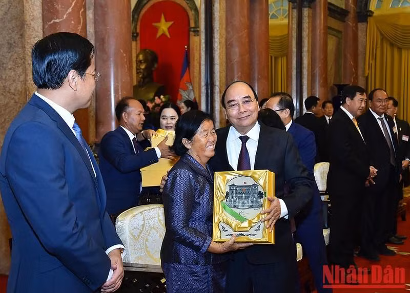 Presidente de Vietnam recibe a titular de Asamblea Nacional de Camboya ảnh 9
