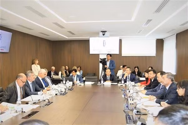 Panorama de la sesión. (Fotografía: VNA)