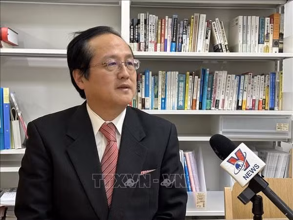 El profesor japonés Junichi Iwatsuki. (Fotografía: VNA)