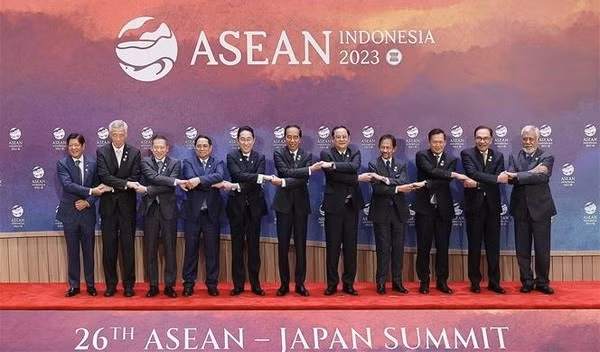 El primer ministro de Vietnam, Pham Minh Chinh, en la 26 Cumbre Asean-Japón. (Fotografía: VNA) El primer ministro de Vietnam, Pham Minh Chinh, en la 26 Cumbre Asean-Japón. (Fotografía: VNA)