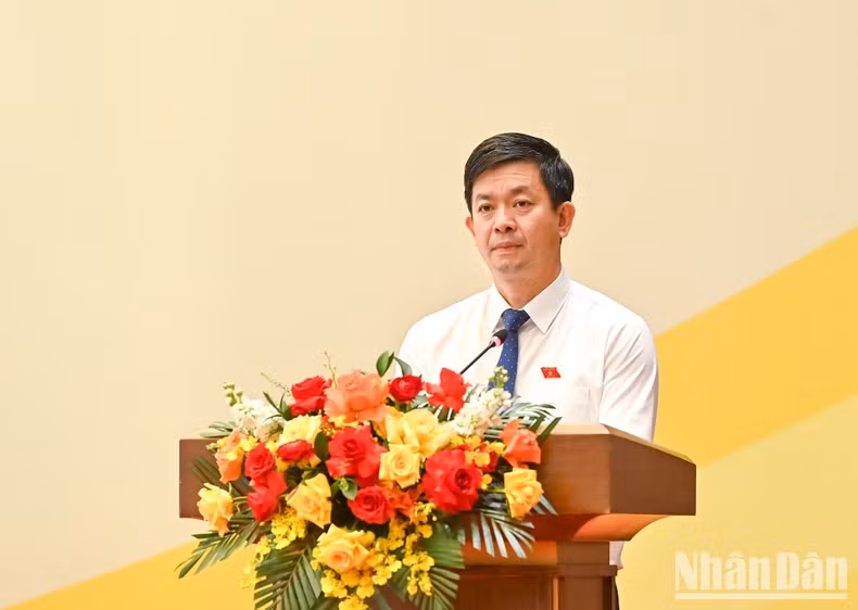 El secretario general de la AN y jefe de la Oficina Parlamentaria, Le Quang Tung.