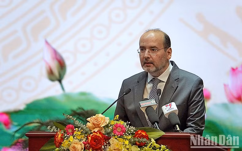 El embajador de Turquía en Vietnam, Haldun Tekneci, contempló que el gesto noble del país asiático evidencia su compromiso a las misiones humanitarias globales y los nexos binacionales sumamente fructíferos durante años.