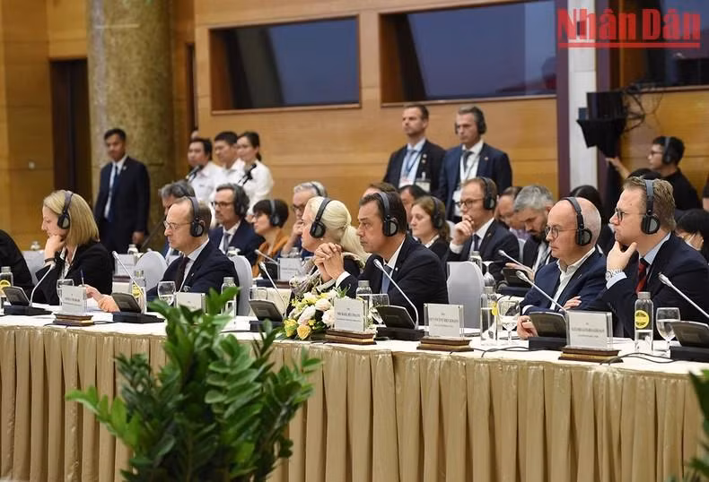 Miembros de la comitiva de Scholz.