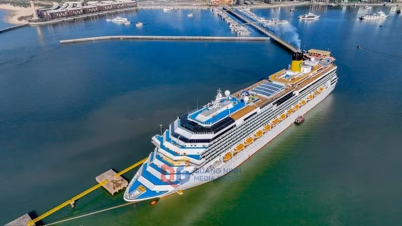 El crucero de cinco estrellas italiano Costa Serena. (Fotografía: baoquangninh.vn)