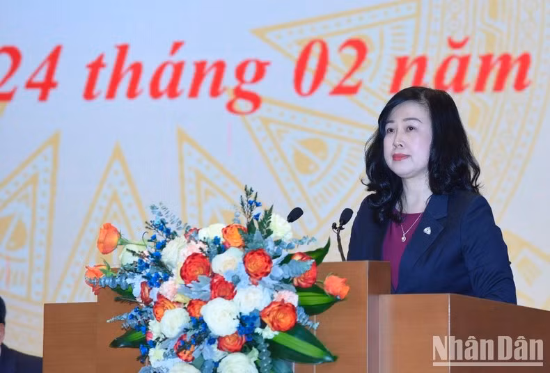 La ministra de Salud Pública, Dao Hong Lan, pronuncia el discurso de apertura.