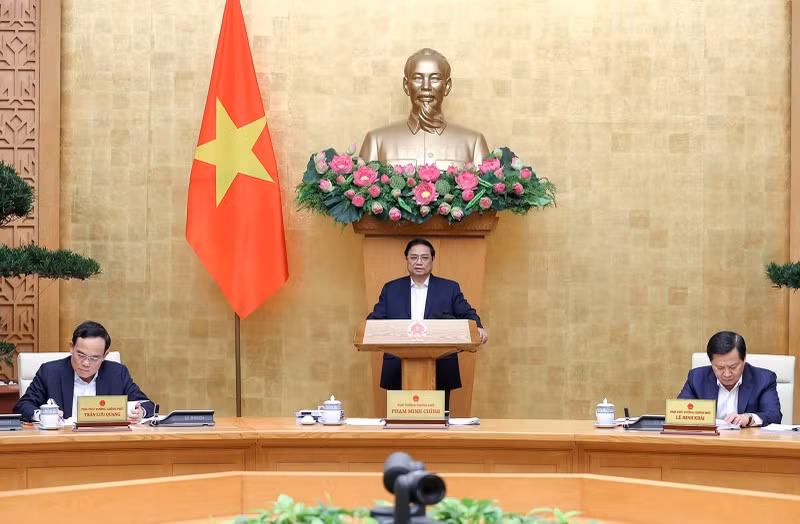 El primer ministro de Vietnam, Pham Minh Chinh, dirige la sesión.