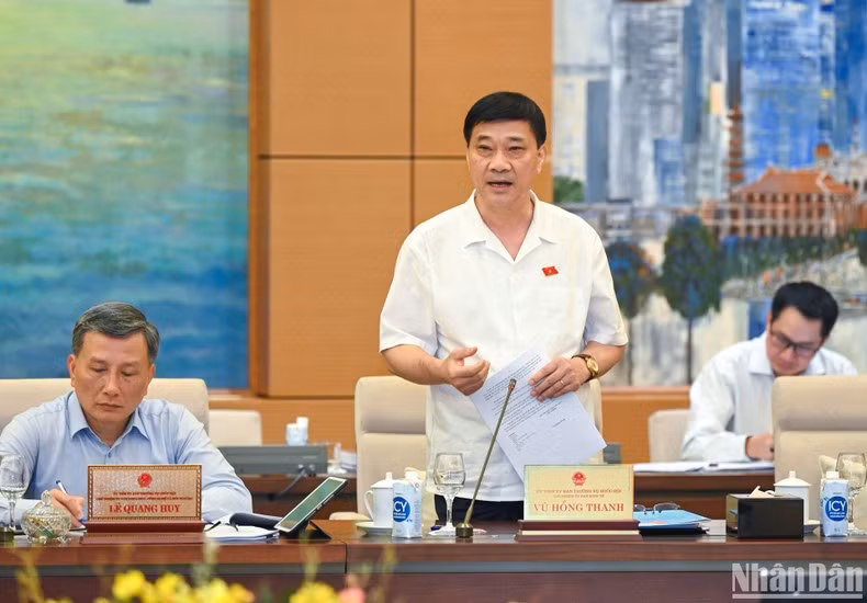 El jefe de la Comisión de Asuntos Económicos de la ANV, Vu Hong Thanh.