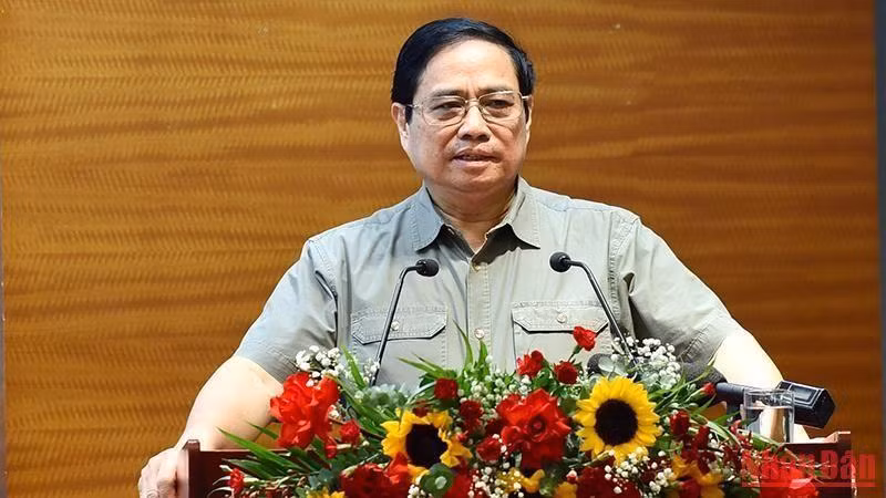 El primer ministro vietnamita, Pham Minh Chinh, en la reunión. (Fotografía: Nhan Dan)