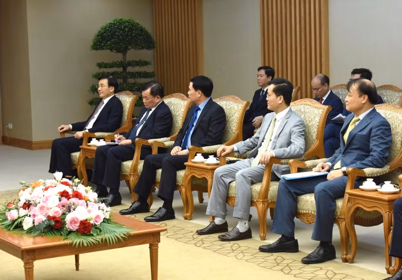 Representantes del Gobierno vietnamita.