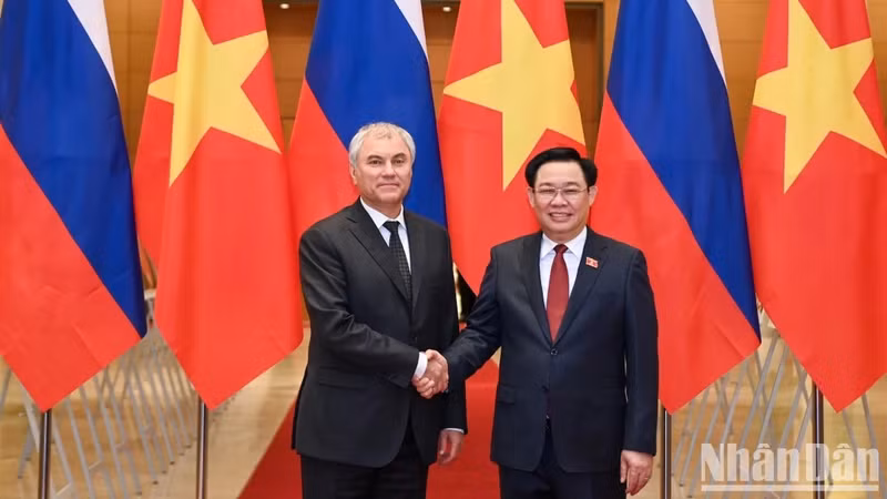 El presidente de la Cámara baja de Rusia estará en Vietnam hasta el día 16.