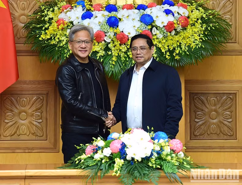 El primer ministro de Vietnam, Pham Minh Chinh, recibe al ejecutivo del grupo NVIDIA, Jensen Huang. El primer ministro de Vietnam, Pham Minh Chinh, recibe al ejecutivo del grupo NVIDIA, Jensen Huang.