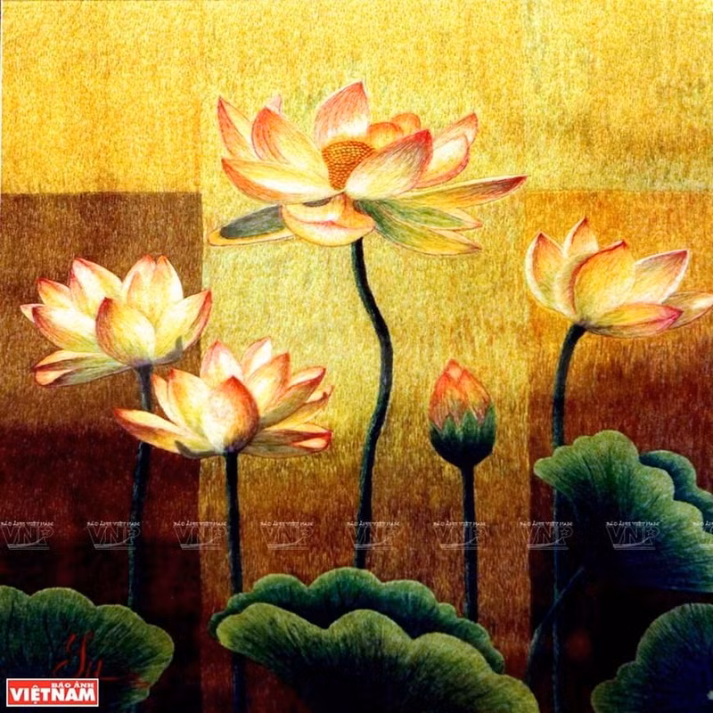 Pintura de bordado de artista de la aldea de Quat Dong.