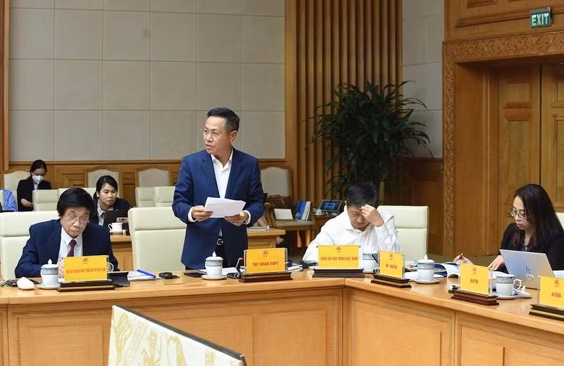 Un delegado del Grupo de Correos y Telecomunicaciones de Vietnam (VNPT) aporta sus opiniones.
