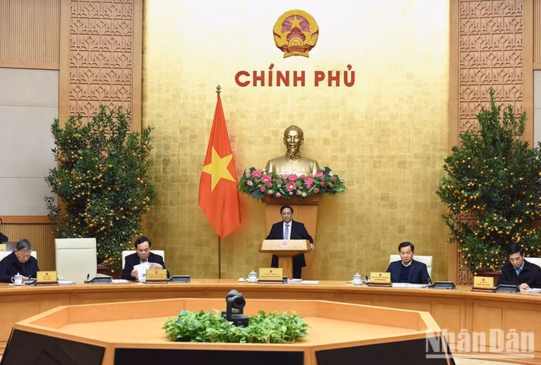 El premier Pham Minh Chinh dirige el coloquio.