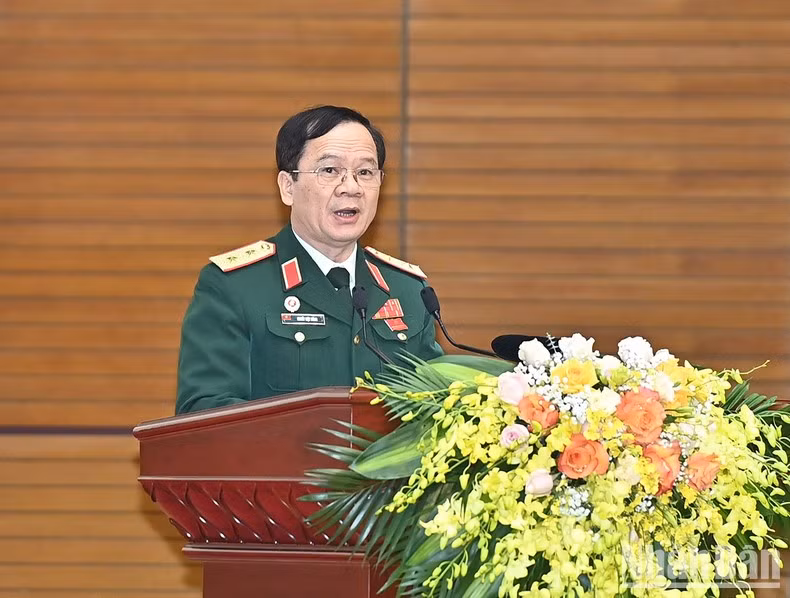 El vicepresidente de dicha asociación Khuat Viet Dung lee un informe.
