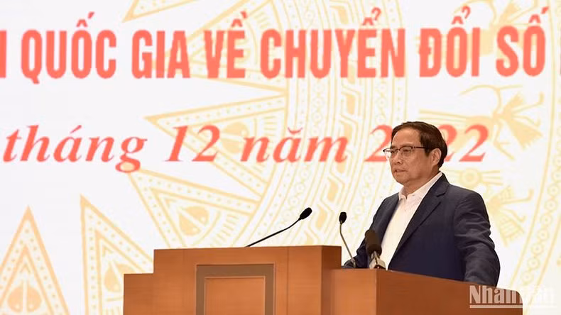 El primer ministro de Vietnam, Pham Minh Chinh, interviene en el simposio. (Fotografía: Nhan Dan)