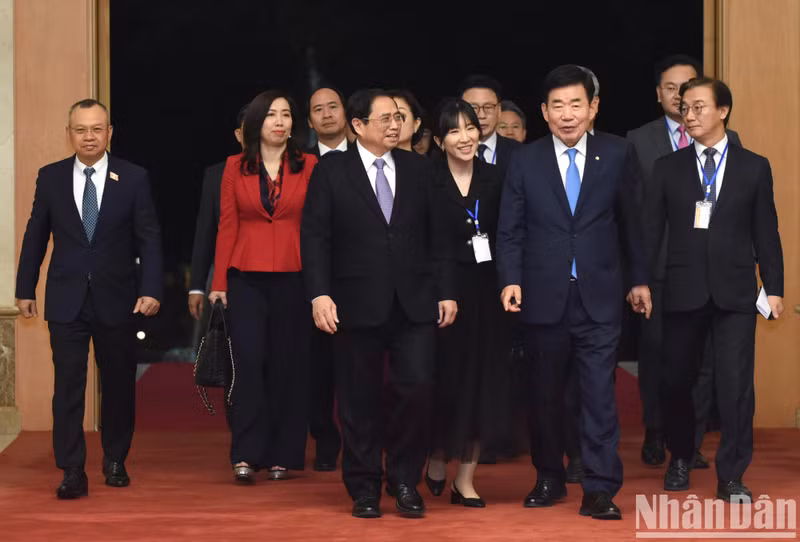 [Foto] Premier vietnamita recibe a presidente de Asamblea Nacional de Corea del Sur