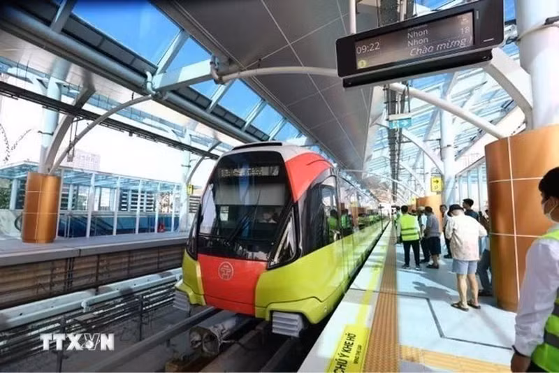 En la estación S8 (Cau Giay). (Fotografía: VNA)
