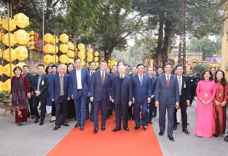 La ceremonia se efectúa en el Palacio de Kinh Thien. La ceremonia se efectúa en el Palacio de Kinh Thien.