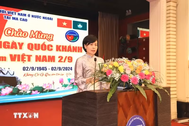 Le Duc Hanh, consulesa general de Vietnam en Hong Kong y Macao (China), habla en el evento. (Fotografía: VNA)