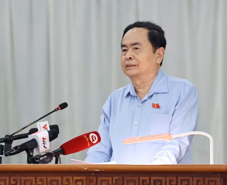 En su intervención, Thanh Man habla de los contenidos del octavo período de sesiones de la AN de la XV legislatura y atiende dudas de los votantes.