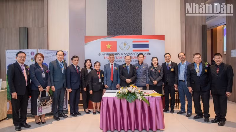 Inauguran el segundo centro de estudios vietnamitas en Tailandia. (Fotografía: Nhan Dan)