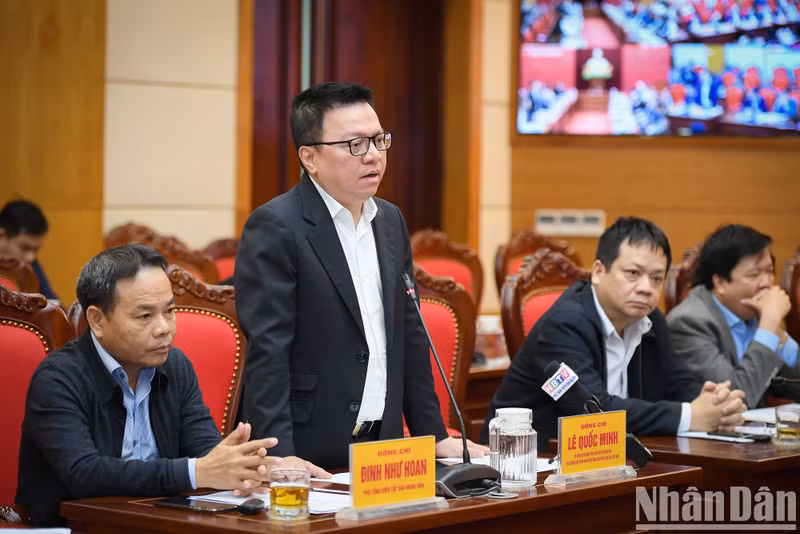 El compañero Le Quoc Minh interviene en la sesión. (Fotografía: Nhan Dan)
