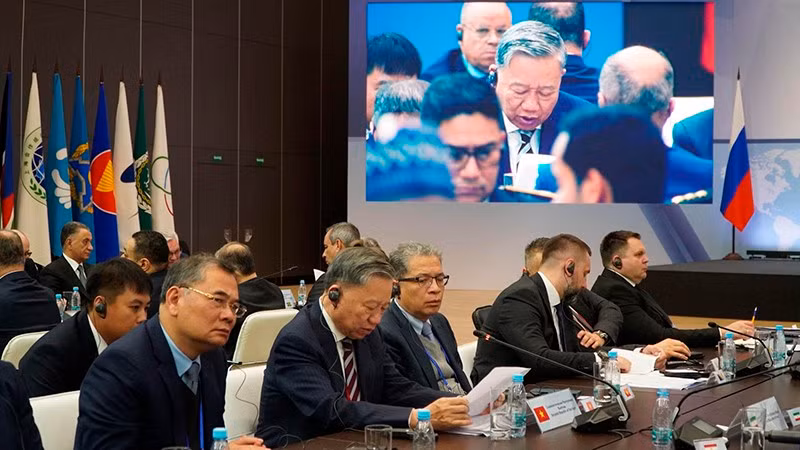 El general To Lam, ministro de Seguridad Pública de Vietnam, asiste a la XII Reunión Internacional de Altos Representantes para Cuestiones de Seguridad en la ciudad rusa de San Petersburgo. (Fotografía: VNA)