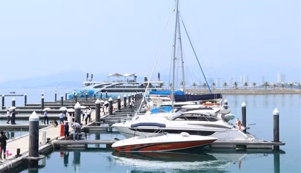 Primer puerto deportivo internacional de Vietnam opera de manera piloto en Nha Trang. (Fotografía: VNA)