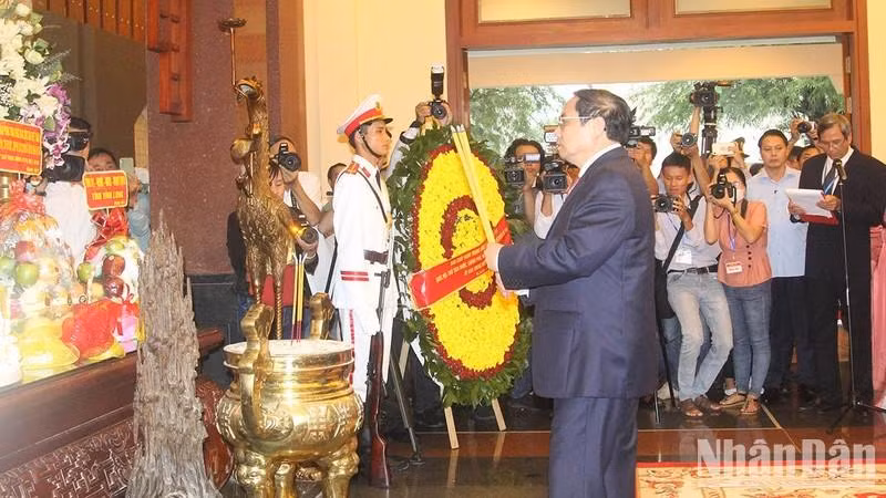 El primer ministro de Vietnam, Pham Minh Chinh, en el acto de homenaje. (Fotografía: Nhan Dan)