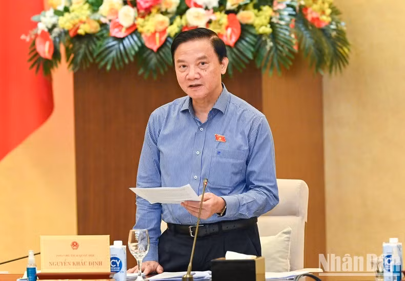 El vicepresidente de la Asamblea Nacional Nguyen Khac Dinh.