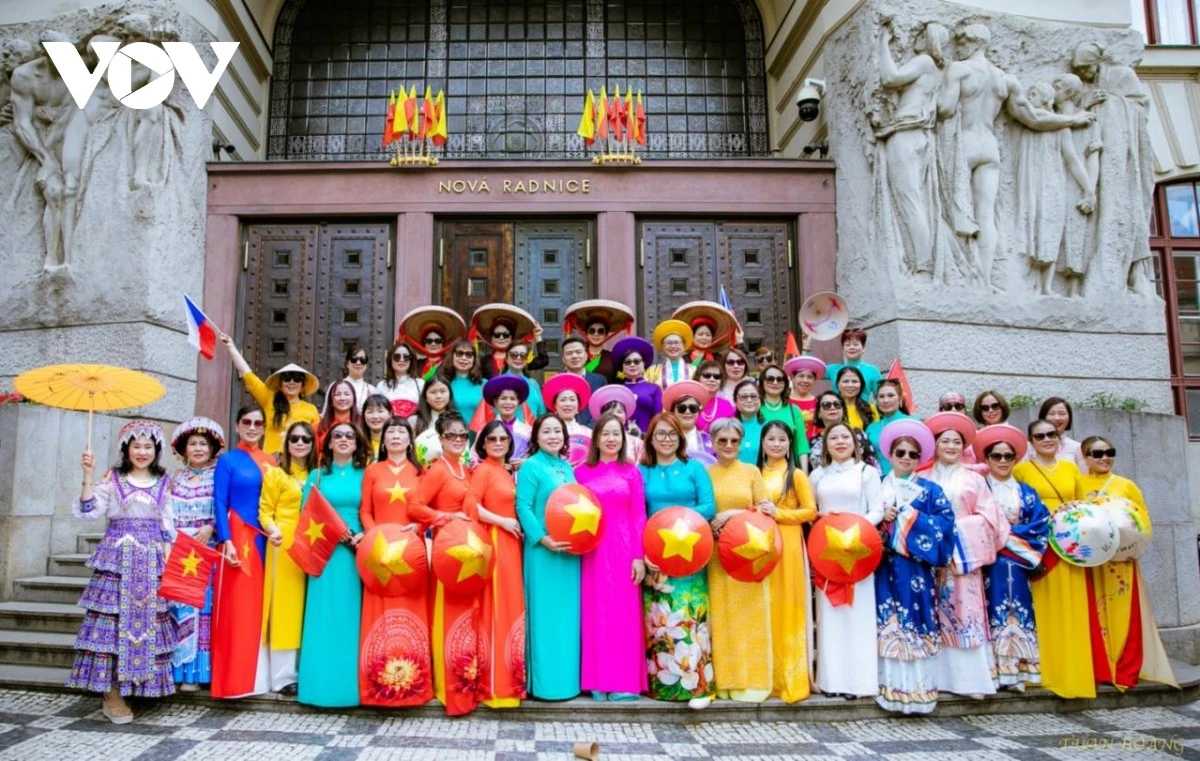 La comunidad vietnamita participa en el Día de la Cultura de Etnias Minoritarias en República Checa