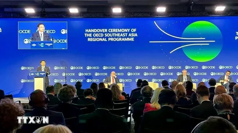 El ministro de Finanzas de Vietnam, Nguyen Van Thang, habla en el evento. (Fuente: VNA) 
