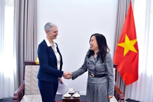 La viceministra de Relaciones Exteriores, Le Thi Thu Hang, recibe a la embajadora de Noruega en Vietnam, Hilde Solbakken. (Foto: VNA)