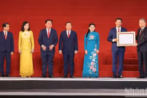 [Foto] Líder vietnamita asiste a acto para anunciar creación de ciudad de Dong Nai