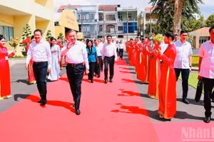 [Foto] Máximo dirigente vietnamita trabaja con Buró Permanente del Comité partidista en Dong Nai