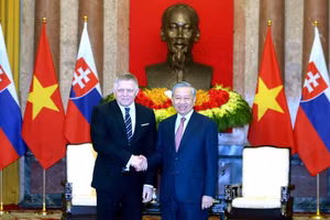 [Foto] Máximo dirigente de Vietnam recibe al primer ministro de Eslovaquia