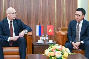 [Vídeo] Diario Nhan Dan recibe a una delegación de la agencia TASS 