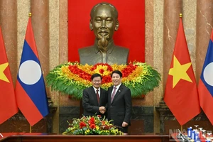 [Foto] Presidente de Vietnam recibe al máximo dirigente de Laos