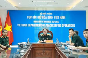 El mayor general Pham Manh Thang, director del Departamento de Operaciones de Mantenimiento de la Paz y jefe de la delegación del Ministerio de Defensa de Vietnam, participa en la cita. (Foto: VNA)