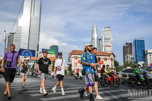 Visitantes extranjeros en Vietnam aumentan de manera impresionante. (Foto: Nhan Dan)