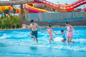 Turistas difrutan en el parque acuático Aqua Adventure (Foto: SGGP)