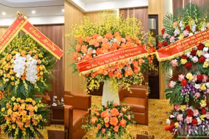 [Foto] Nuevas felicitaciones a Nhan Dan por 101º aniversario del Día de la Prensa Revolucionaria de Vietnam