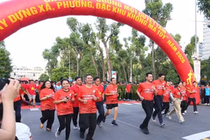 [Foto] Ciudad Ho Chi Minh: Miles de personas participan en carrera contra las drogas