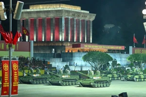 [Vídeo] Majestuoso segundo ensayo general de desfile militar en la Plaza de Ba Dinh