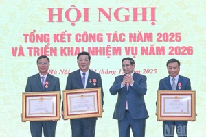 [Foto] Premier vietnamita asiste a conferencia de balance del Ministerio de Construcción