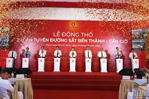 Ciudad Ho Chi Minh inicia construción y inaugura simultáneamente proyectos clave