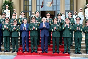 [Foto] Líder partidista asiste a la ceremonia conmemorativa del 80º aniversario del Departamento General de la Industria de Defensa