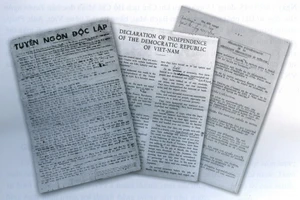 El 15 de septiembre de 1945, Viet Nam Thong tan xa (VNTTX- ahora Agencia Vietnamita de Noticias)–denominación redactada de puño y letra por el Presidente Ho Chi Minh–transmitió la Declaración de Independencia junto con la lista del Gobierno Provisional de la República Democrática de Vietnam a través de despachos en tres idiomas: vietnamita, inglés y francés. Aquel momento sagrado se convirtió en el Día tradicional de la VNA. (Foto: VNA)