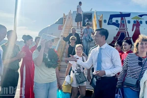 Turistas rusas recibidas en el aeropuerto internacional de Phu Quoc.